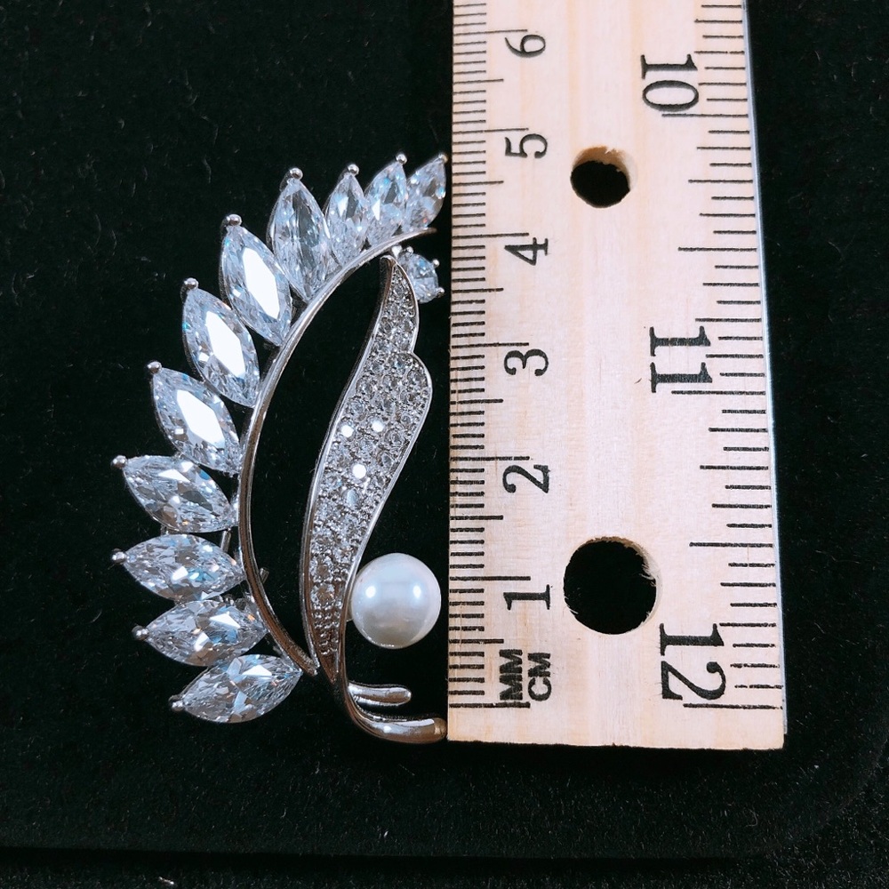 Brooch - Picture 3 of 3